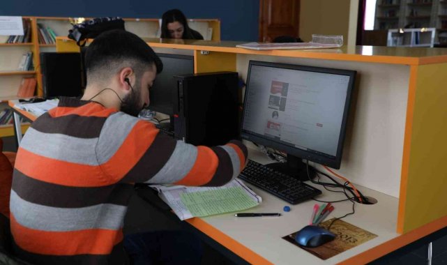 Aynalı Köşk Bilgi Evi öğrencilerin hizmetinde