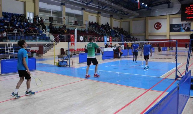 Badminton Türkiye birinciliği Düzce'de başladı