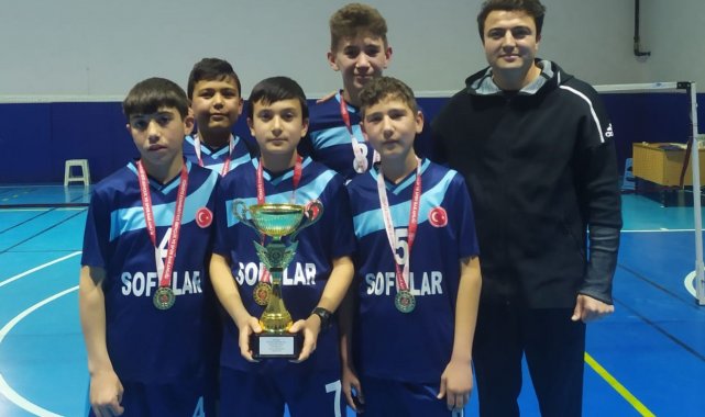 Badmintonda Kütahya'yı Sofular Ortaokulu temsil edecek