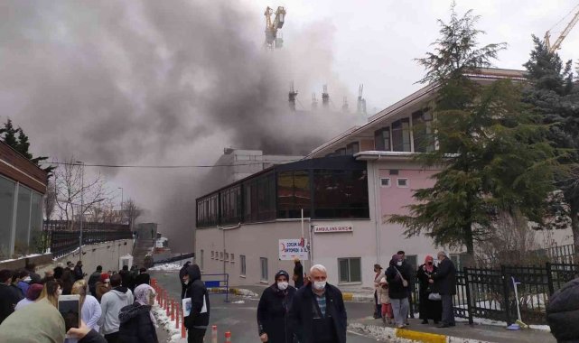 Bağcılar Eğitim ve Araştırma Hastanesi'nde yangın paniği