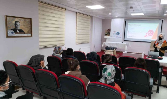 Bağımlılıkla mücadele konferansı verildi