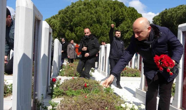 Bakan Karaismailoğlu, Şehitler Abidesi'ni ziyaret etti