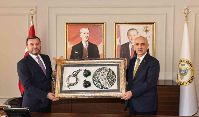 Bakan Kirişci: &quot;7 gün 24 saat biz de Yüreğir&#039;imizin hizmetindeyiz&quot;