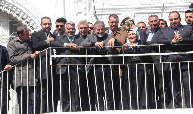 Bakan Nebati baba ocağında halaylarla karşılandı