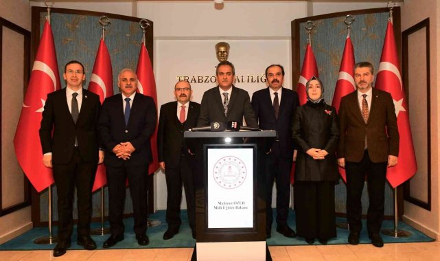 Bakan Özer: &quot;855 bin sınıfımız yüz yüze eğitime ara vermeden inşallah bu dönemi tamamlayacak&quot;