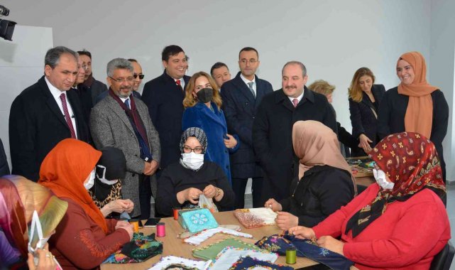 Bakan Varank&#039;tan Uşak Belediyesine övgü dolu sözler