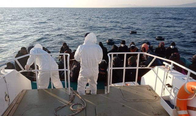 Balıkesir açıklarında 35 düzensiz göçmen Sahil Güvenlik tarafından kurtarılırdı