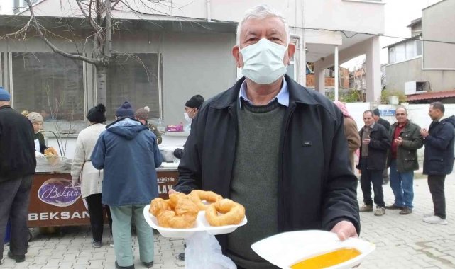 Balıkesir&#039;de arıcıların ballı lokma hayrı çiftçileri buluşturdu