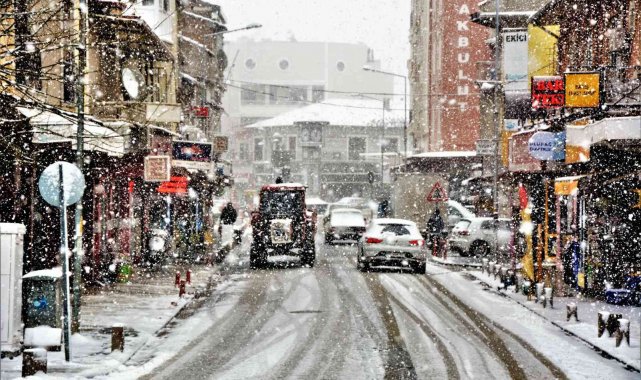 Balıkesir&#039;de kar yağışı kartpostallık görüntüler oluşturdu