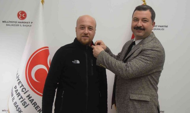 Balıkesir'de MHP'ye katılımlar sürüyor