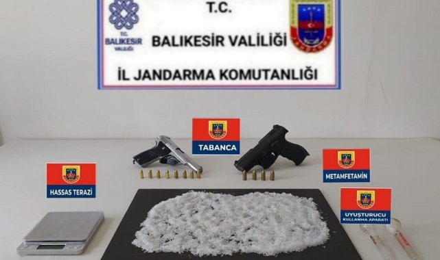 Balıkesir&#039;de uyuşturucu operasyonu 5 gözaltı