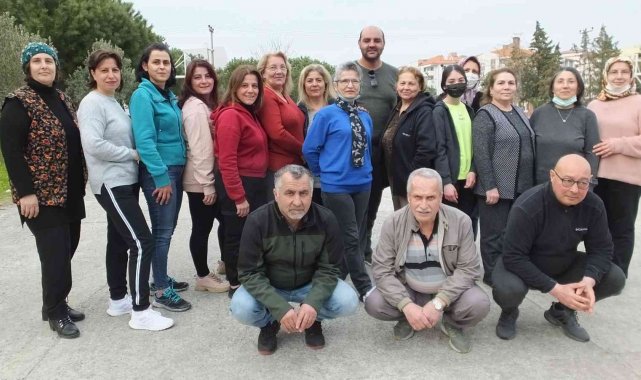 Balıkesirli kadın efeler zeybek ve çökertme öğrendi