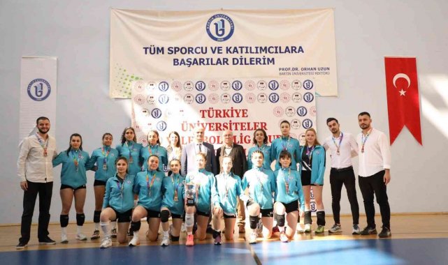 Bartın Üniversitesi Kadın Voleybol Takımı ikinci oldu
