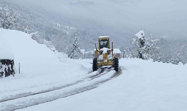 Bartın'da bin 60 rakımlı köyde kar kalınlığı 160 santimetreye ulaştı