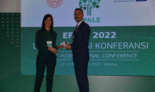 Başarılı öğretmen bir ödüle daha layık görüldü