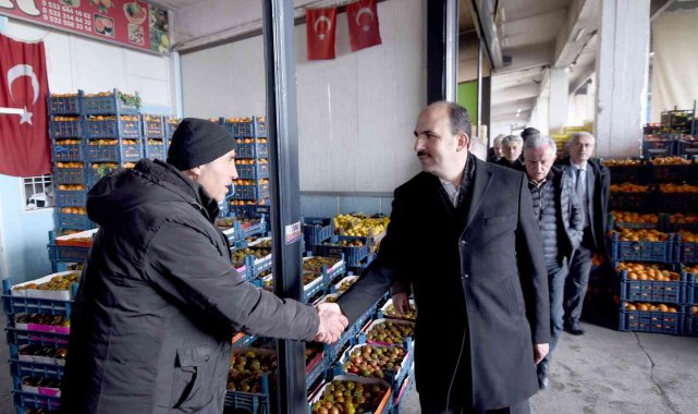 Başkan Altay sebze hali esnafıyla buluştu