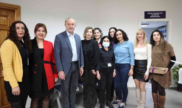 Başkan Atabay kadın personellerini unutmadı