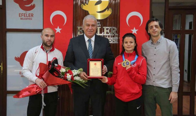 Başkan Atay, Efelersporlu şampiyonu ağırladı