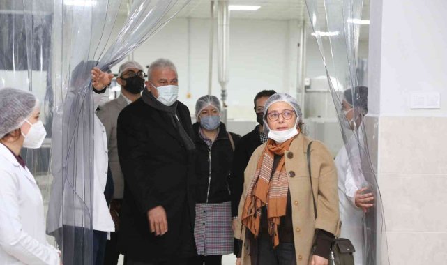 Başkan Atay, tarımsal ürün fabrikasında son incelemeyi yaptı