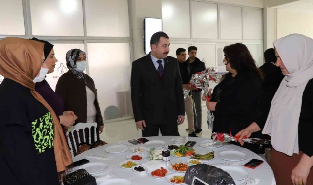 Başkan Baydilli'den kadın personele kadınlar günü jesti