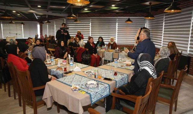 Başkan Büyükkılıç, kadın muhtar ve meclis üyeleriyle bir araya geldi
