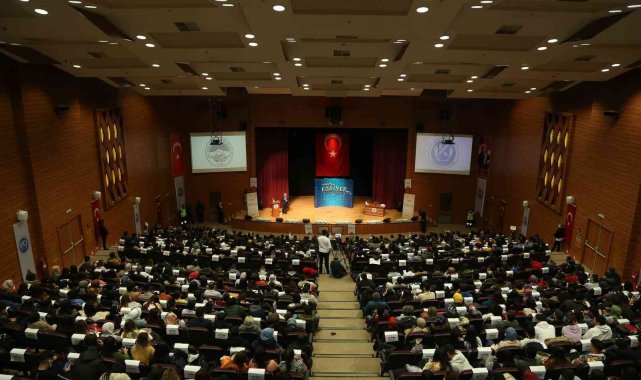 Başkan Büyükkılıç: "Üniversite öğrencilerimiz Kariyer Merkezi ile mutlaka tanışsın"