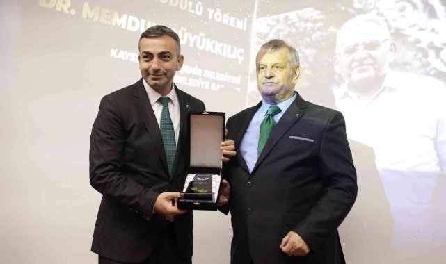 Başkan Büyükkılıç&#039;a &#039;Başarı ve Onur Ödülü&#039;
