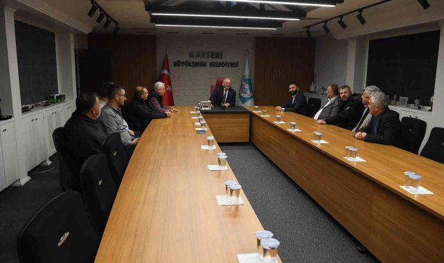 Başkan Büyükkılıç&#039;a esnaflardan teşekkür ziyareti