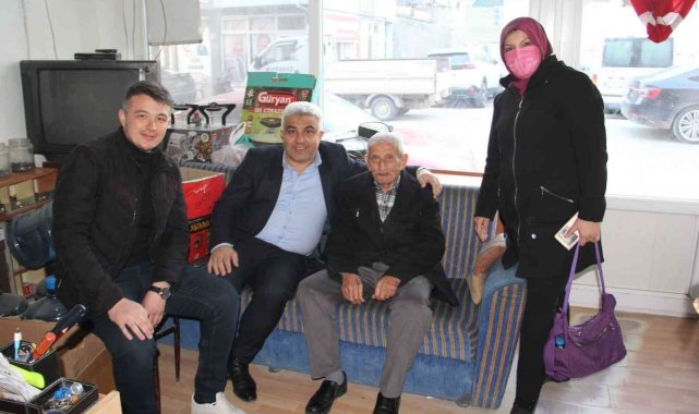Başkan Çalışkan'dan yaşlılara anlamlı ziyaret