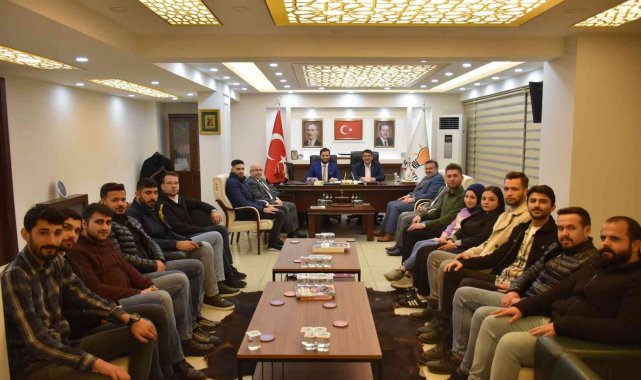 Başkan Çelik AK Parti&#039;li gençlerle buluştu