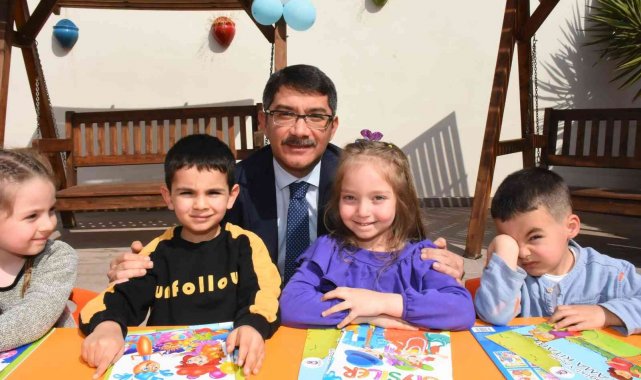 Başkan Çelik Kütüphaneler Haftası'nda öğrencilerle buluştu