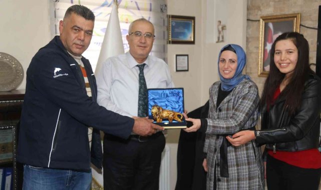 Başkan Cengiz Arslan&#039;a soyadı gibi hediye