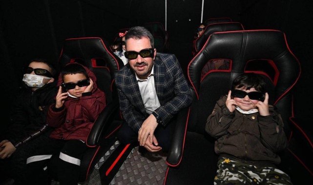 Başkan Çetin öğrencilerle birlikte uzay yolculuğuna çıktı