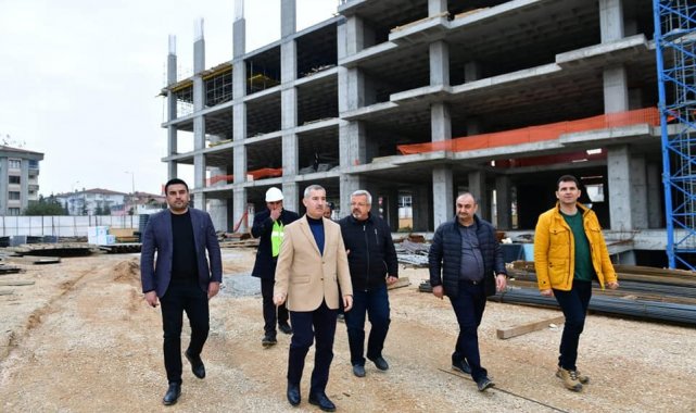 Başkan Çınar, yeni belediye hizmet binasının inşaatını inceledi
