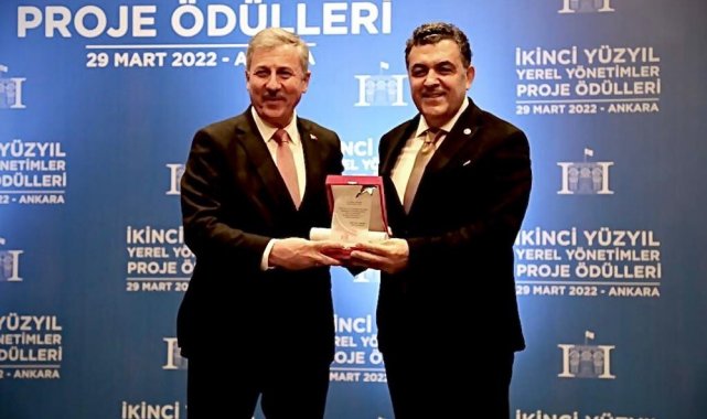 Başkan Demir'e ödül