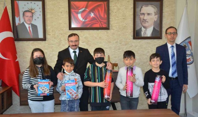 Başkan Doğan, başarılı öğrencileri ödüllendirdi