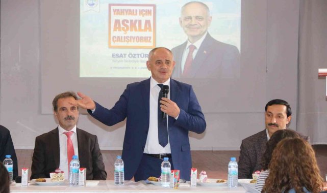 Başkan Esat Öztürk tecrübelerini öğrenciler ile paylaştı