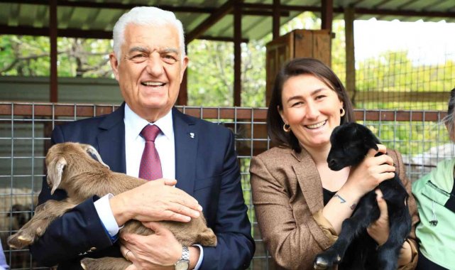 Başkan Gürün keçi yetiştiricisi kadınları ziyaret etti