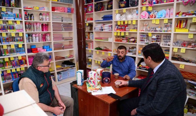 Başkan Oğuz esnafı yalnız bırakmıyor