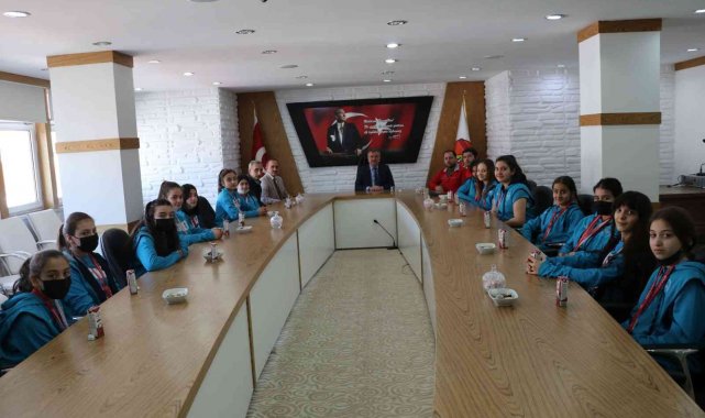 Başkan Özdemir: "Her zaman öğrencilerimizin yanındayız"