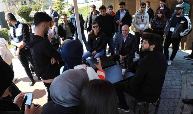 Başkan Özlü, gençlerle bir araya geldi