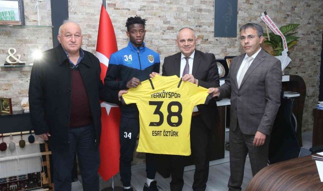 Başkan Öztürk: "Sporun ve sporcunun her zaman yanındayız"