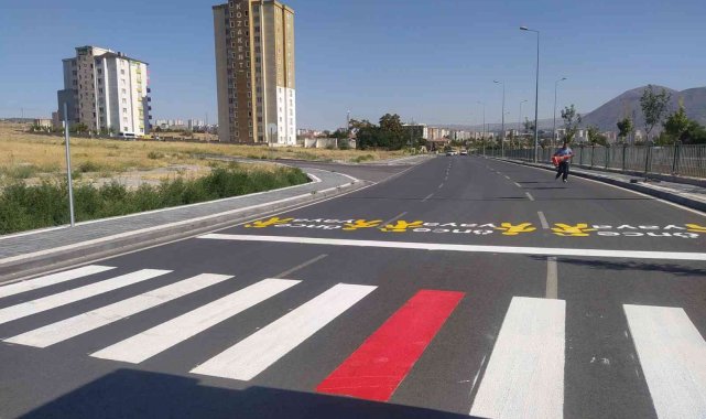 Başkan Palancıoğlu: &quot;Güvenli ve seri ulaşım için yol çizgi boyası satın alındı&quot;