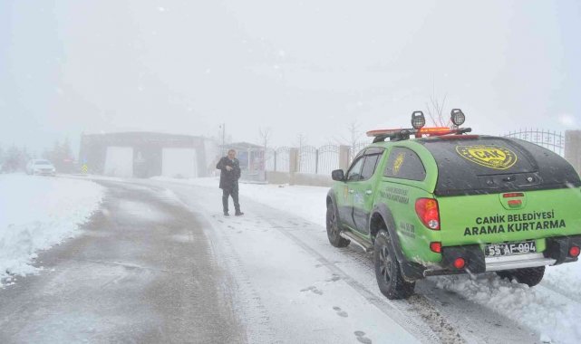 Başkan Sandıkçı: "Kar yağışı sebebiyle 24 saat görevimizin başındayız"
