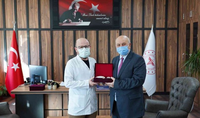 Başkan Vekili Tüfekçioğlu, sağlık çalışanlarının Tıp Bayramı&#039;nı kutladı