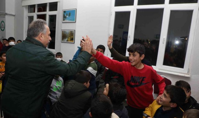 Başkan Yalçın Kuruköprülü gençlerle