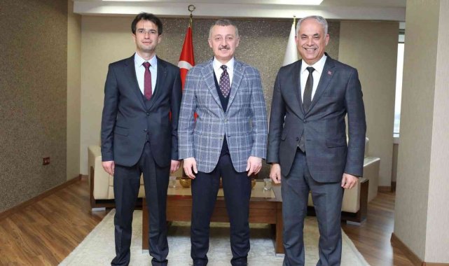 Başkan Yaman ve Tuna'dan Kocaeli Büyükşehir Belediye Başkanı Büyükakın'a ziyaret