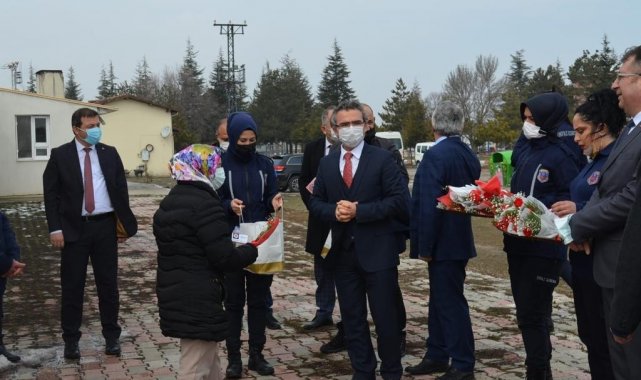 Başsavcı Karabacak, 8 Mart ta kadın personelleri unutmadı