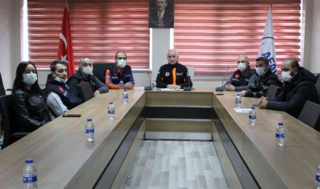 Bayburt'ta deprem haftasının bilgilendirme toplantısı yapıldı