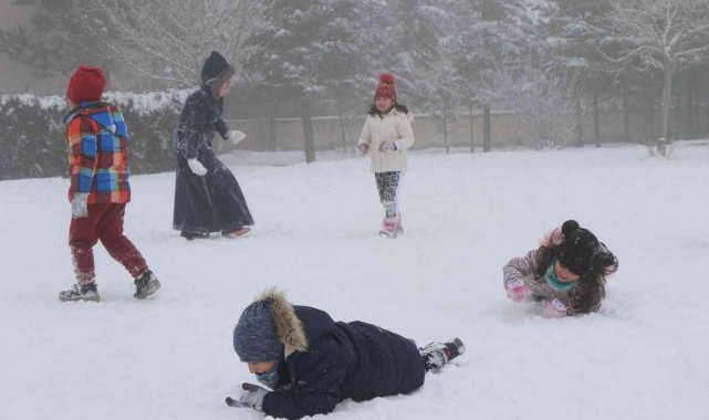 Bayburt&#039;ta eğitim öğretim faaliyetlerine kar tatili